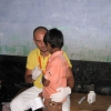 Gabriele e Sarah durante alle vaccinazioni